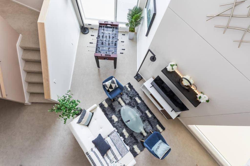 Upscale 3Br Penthouse By Cozysuites インディアナポリス エクステリア 写真