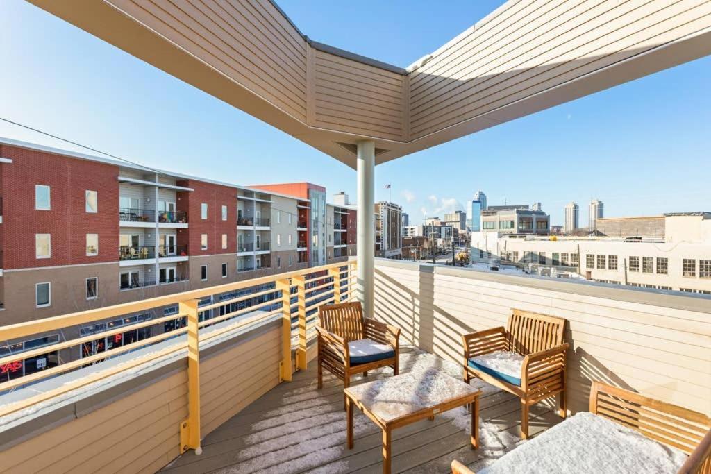 Upscale 3Br Penthouse By Cozysuites インディアナポリス エクステリア 写真
