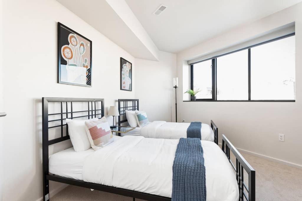 Upscale 3Br Penthouse By Cozysuites インディアナポリス エクステリア 写真
