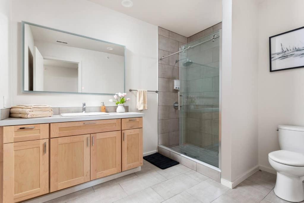 Upscale 3Br Penthouse By Cozysuites インディアナポリス エクステリア 写真